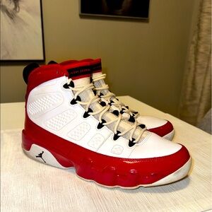 ❤️🤍Jordan 9 Retro 🤍❤️